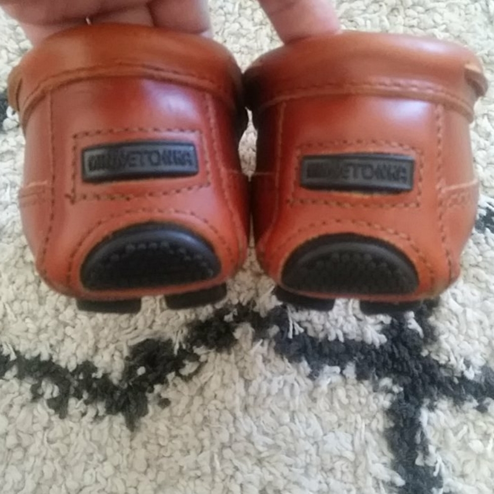 SOLD🛑 MINNETONKA LEATHER MOCCASINS - Picture 3 of 8